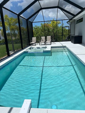 Peaceful Pool House!