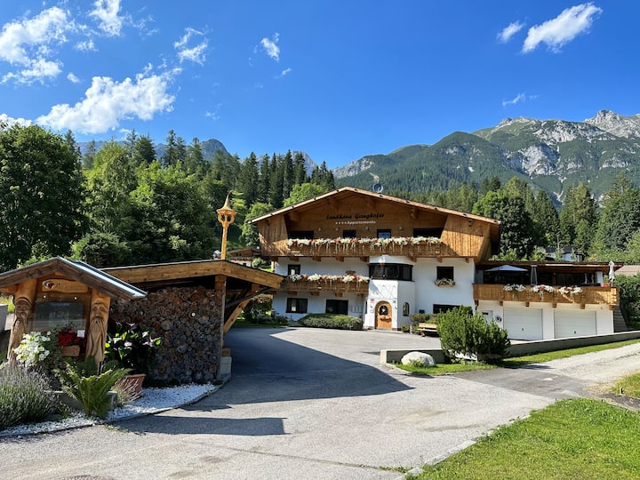 W3 Haus Ganghofer Mit Sensationellen Bergpanorama - Leutasch