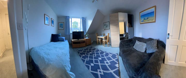 Self-catering 2. (Vettriano Room) - Inverness