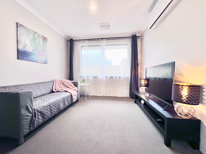 Entire Granny Flat For Rent - Hilbert