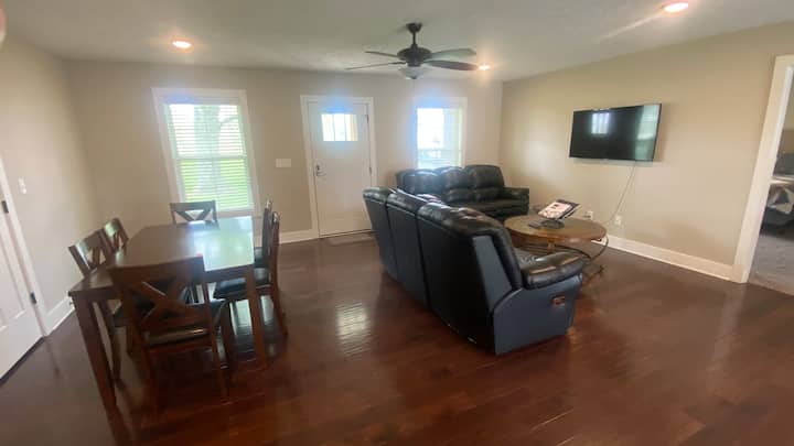 Newer 3bd Home On 1 Acre. Great Location! Wc0007 - Bowling Green