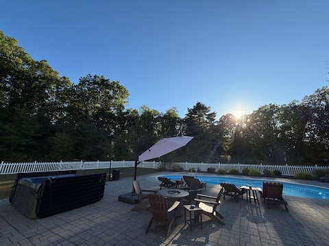 9BR Home+Heated Pool HotTub BY Ski-Town-Golf-Track