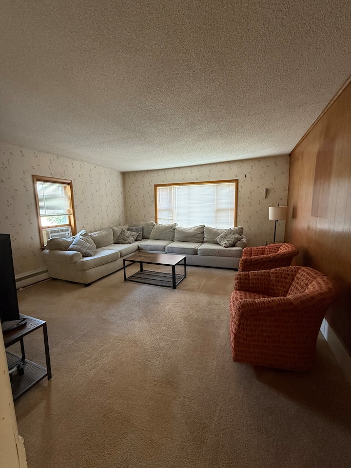 Retro Retreat Right On Main Street Gaylord! - Gaylord, MI