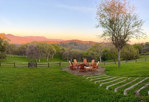 Luxury ranch home w/ hot tub, pool & amazing views