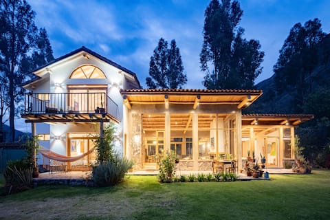 Stunning Views Andean Retreat with Private Hot Tub
