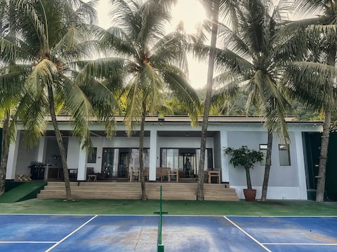 Casita Real: beachfront pickleball sauna & hot tub