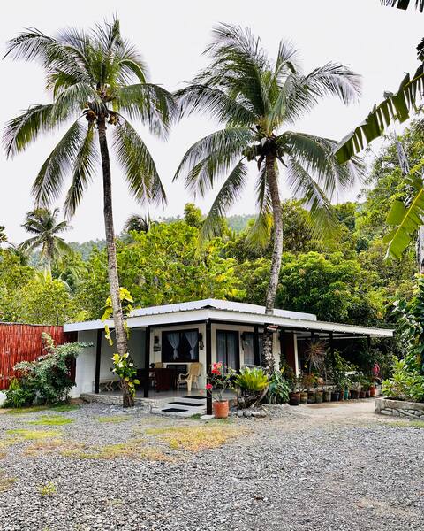 Casita Real: Tiny House 800sqm beachfront glamping