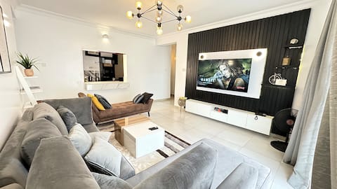 The Log Cabin’s cozy  3-bed service Apt in Lekki