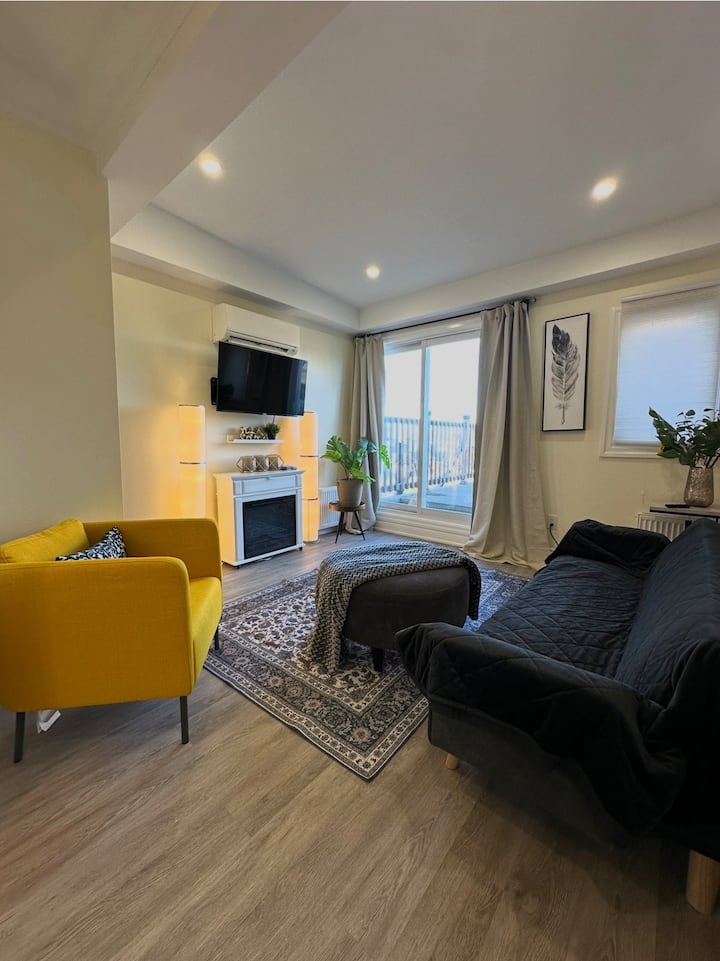 2br2bath Near Subway Parking Central Location - Toronto