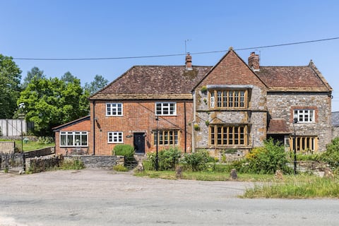 Spacious Cottage for families & groups of 7