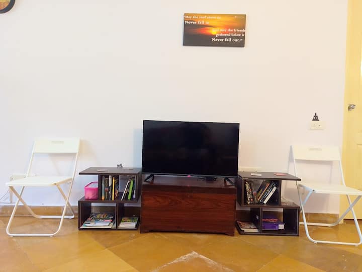 Living room image 13