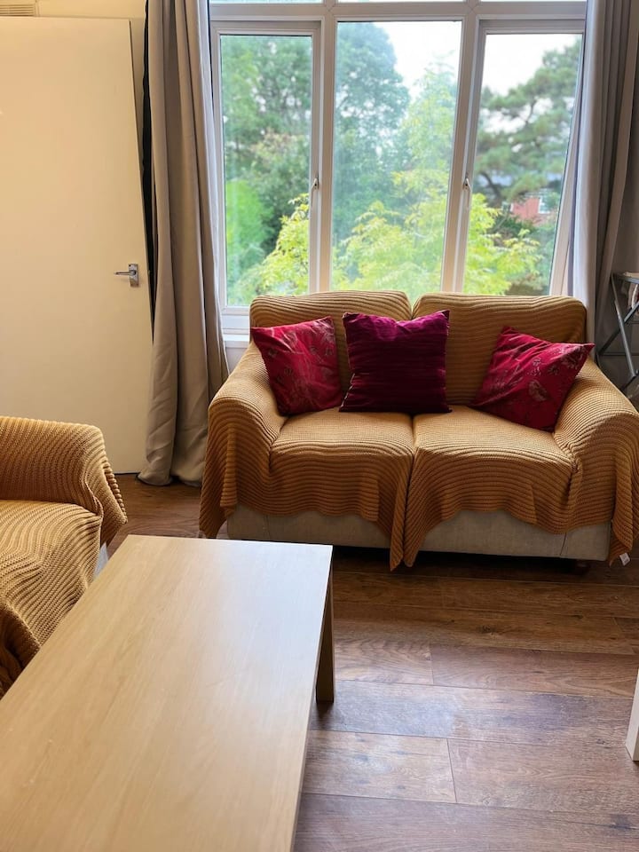 Entire Flat – Ideal For Long Stays - Birmingham