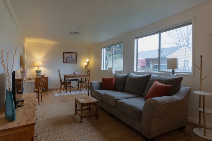 Quiet Guest Lodging - Portland, OR