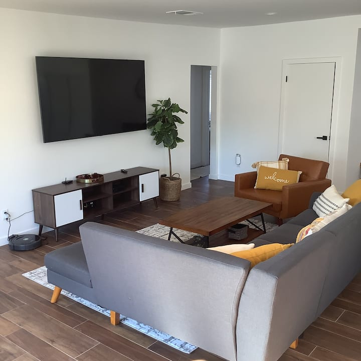 Suburban Oasis - Los Angeles, CA