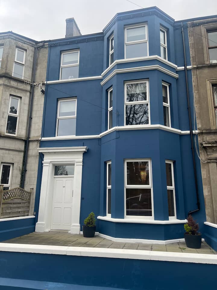 Quay House North Coast 6 bedroom holiday home