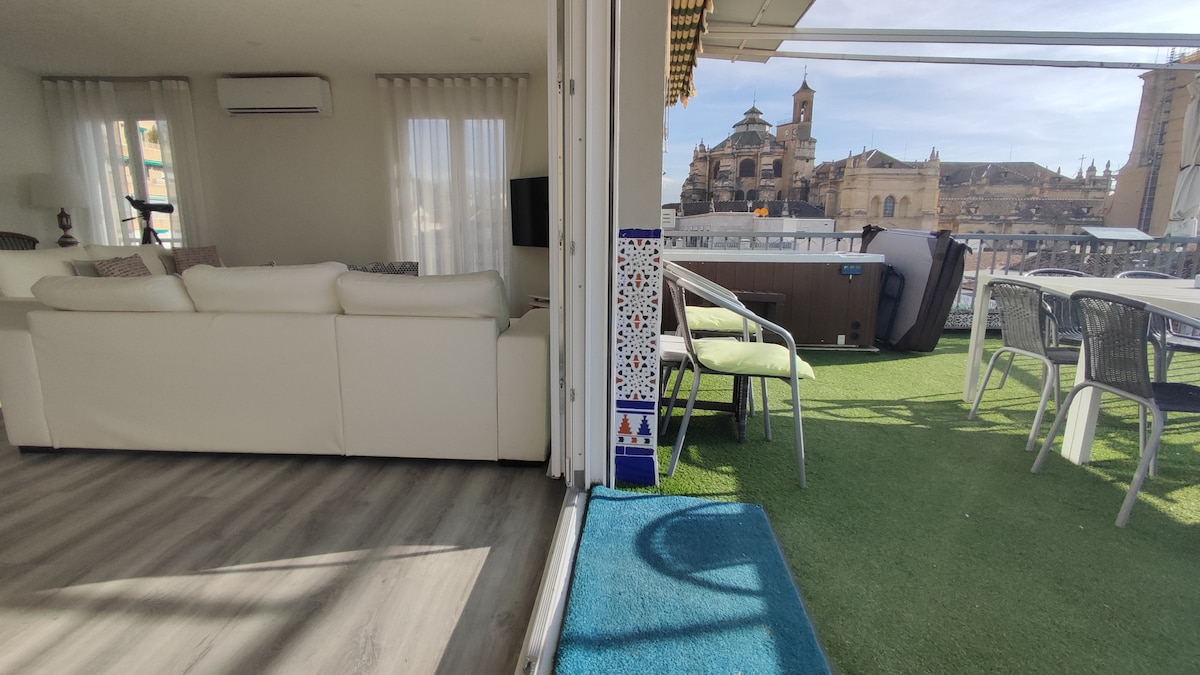 Top Airbnb: Fantastic penthouse next to the cathedral in Granada