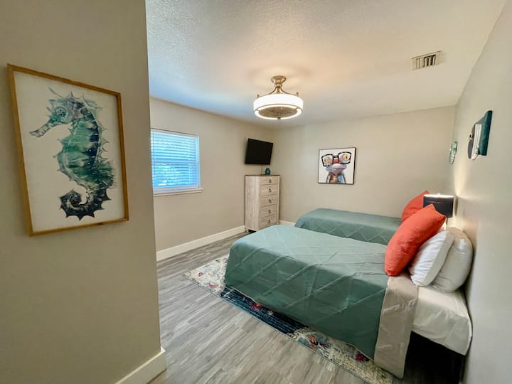 ორი ერთმანეთის გვერდით მდგარი საწოლი XL‑ის ტიპის საწოლს უტოლდება სიგრძით, მაგრამ არ არის ისეთი მოკლე, როგორც სტანდარტული ერთადგილიანი საწოლი