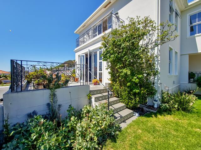 Beautiful Villa in the heart of Fresnaye CT. gallery image 5