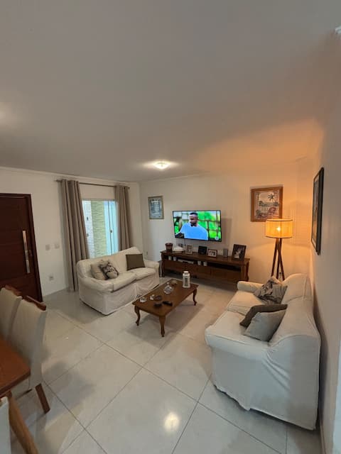 Popular Airbnb listing: House in Cabo Frio - 5 min from Praia do Forte in Cabo Frio