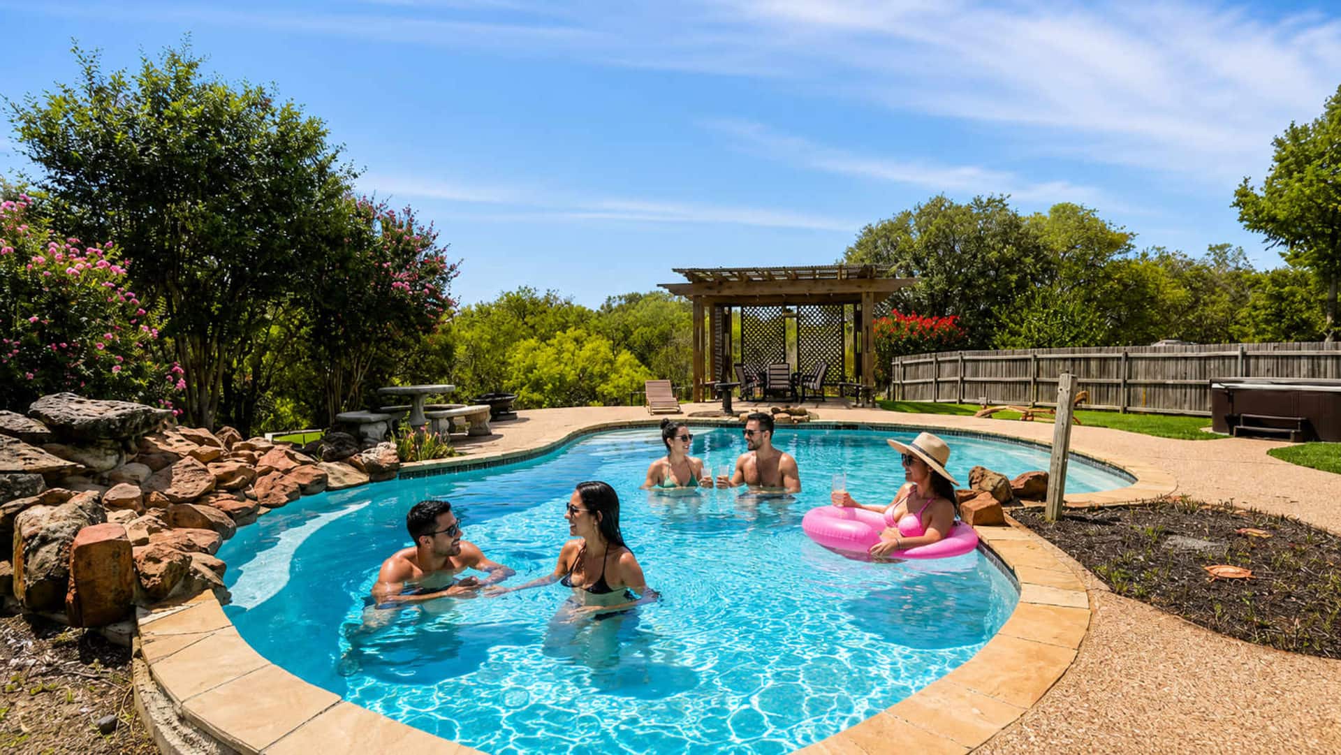 Elite 4-Zimmer/2-Bad Haus mit Whirlpool, Pool und Grillplatz