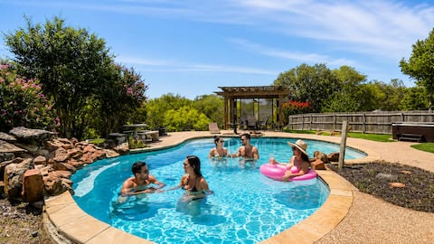 Elite 4BR/2B Home with Hot Tub, Pool, and BBQ