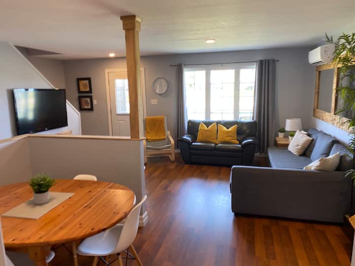The 8th Hole
Cheerful 3-bedroom Townhouse - Charlottetown