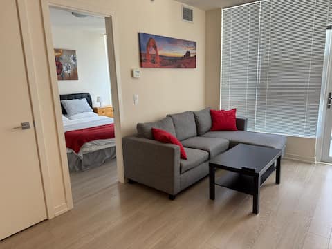 Popular Airbnb listing: Downtown Condo Eau Claire / Prince’s Island Park in Chinatown