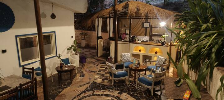 Dining area image 2