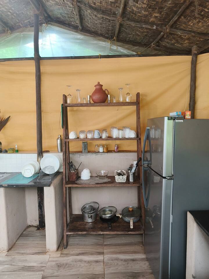 Full kitchen image 2