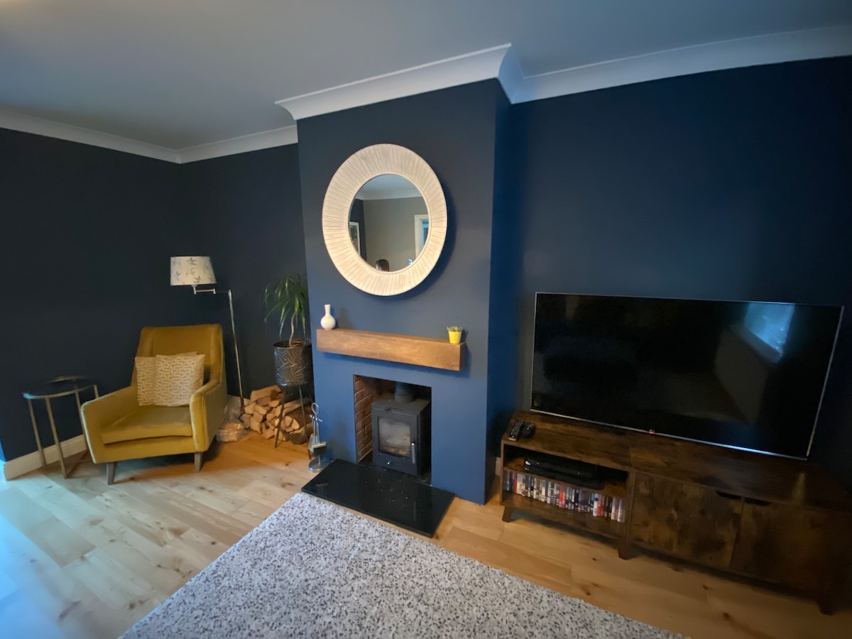 Airbnb performant: Modern terraced house, 3 kingsize bedrooms, garden à Deal