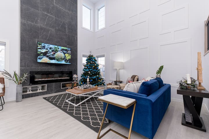 Luxury lifestyle in trendy location, king bed