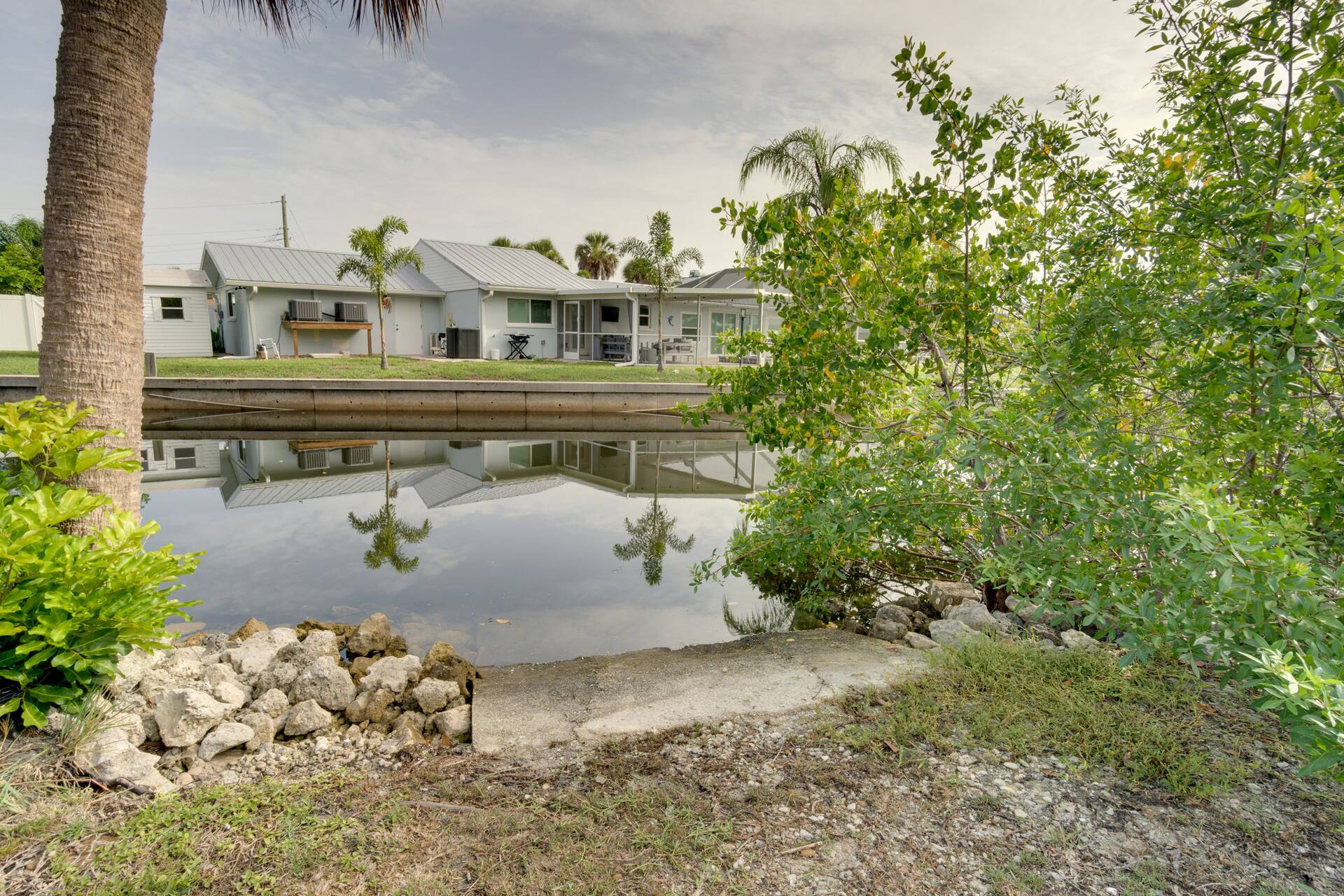 Tropical Bayfront Escape w/ Heated Pool & Dock! — zdjęcie 3