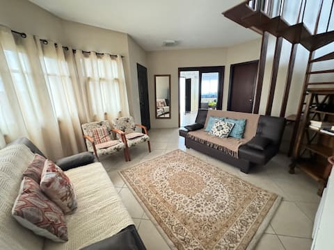 Townhouse on the Waterfront (2 en-suites +1 bedroom)