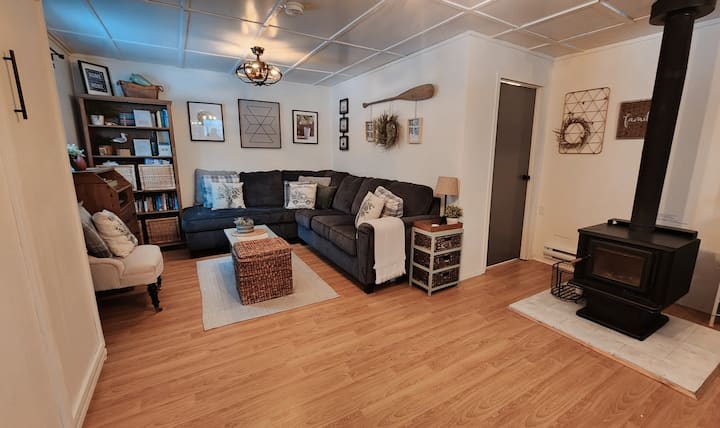 Cozy All-season Cabin On Large Lot At Gull Lake! - Rimbey