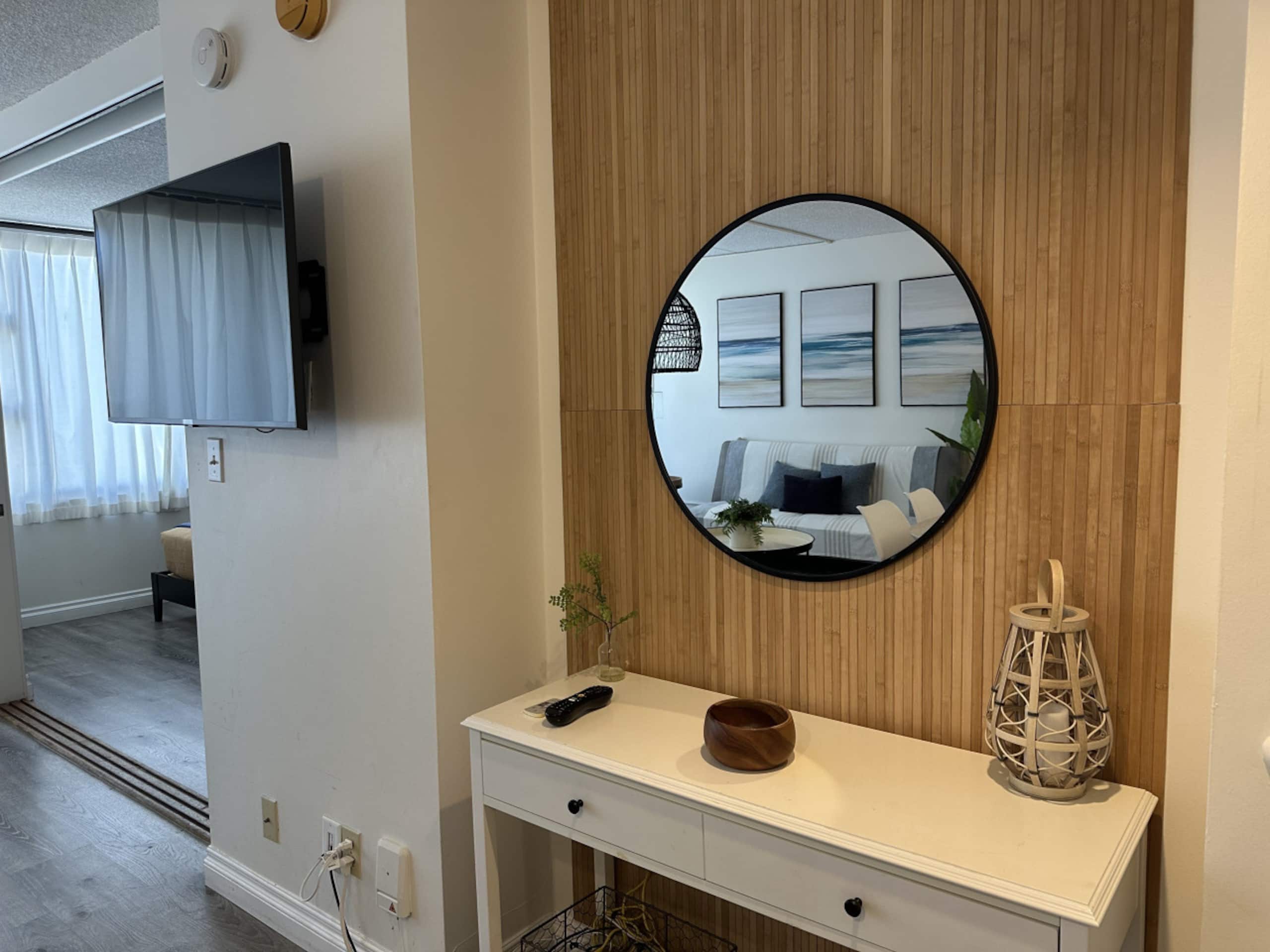 Condo in Honolulu · ★4.79 · 1 bedroom · 4 beds · 1 private bath - Image 6