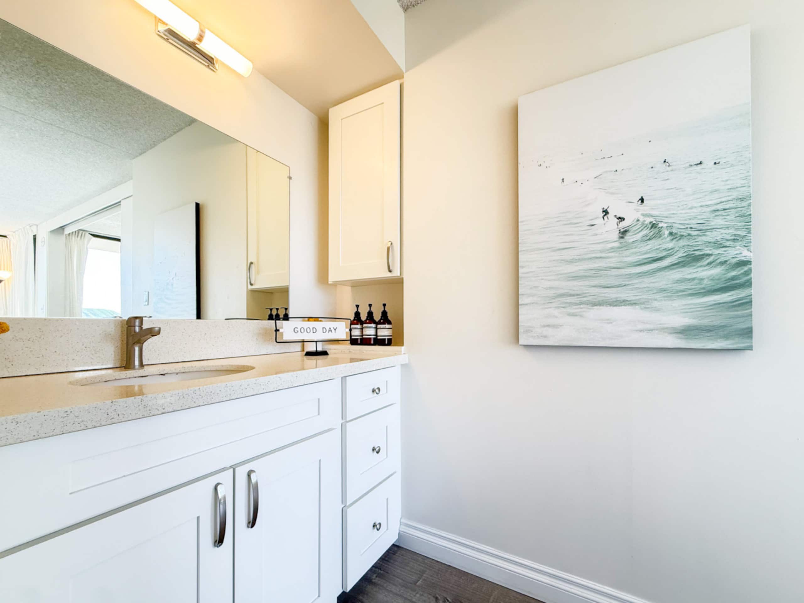 Condo in Honolulu · ★4.79 · 1 bedroom · 4 beds · 1 private bath - Image 15