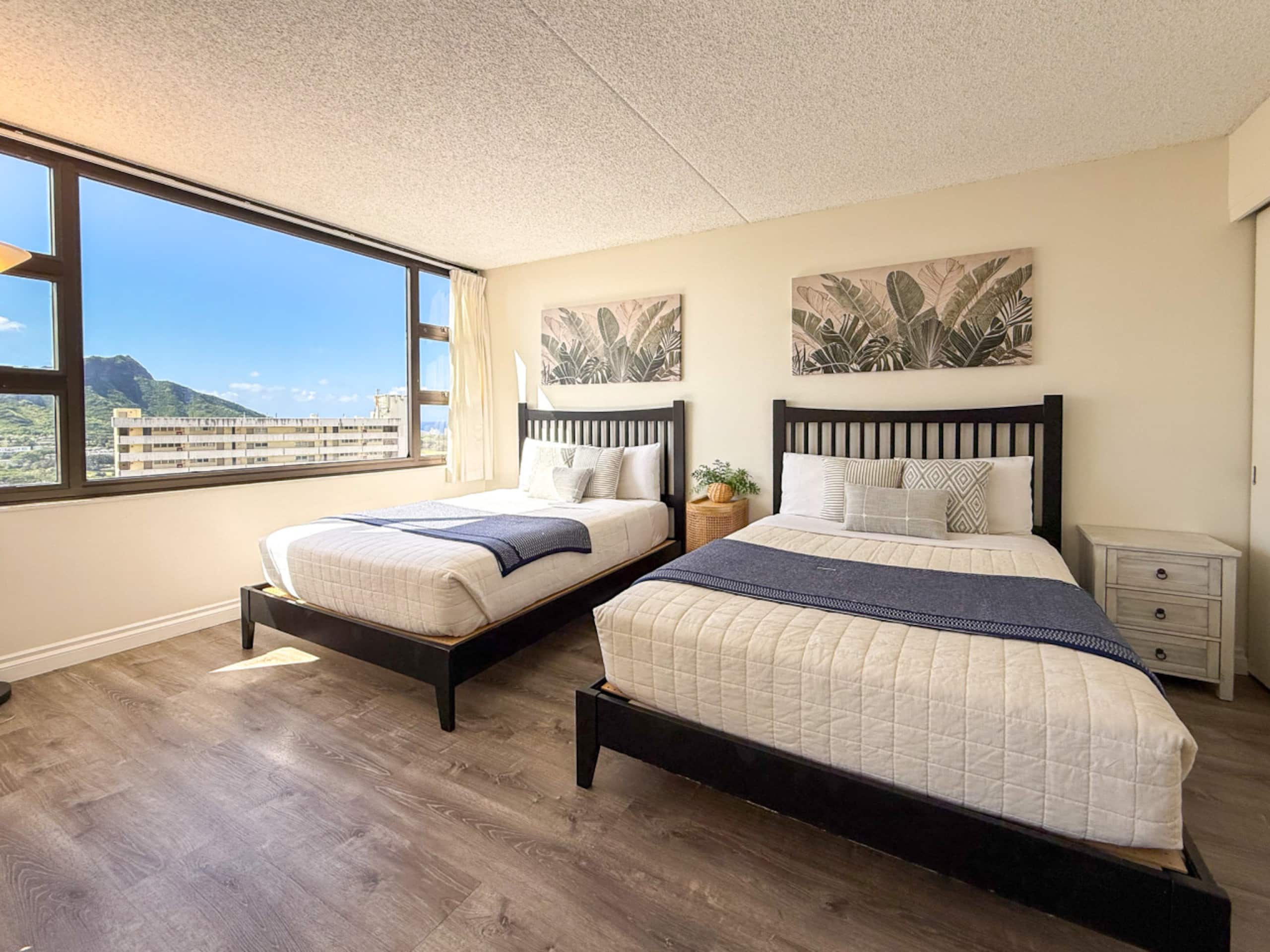 Condo in Honolulu · ★4.79 · 1 bedroom · 4 beds · 1 private bath - Image 9