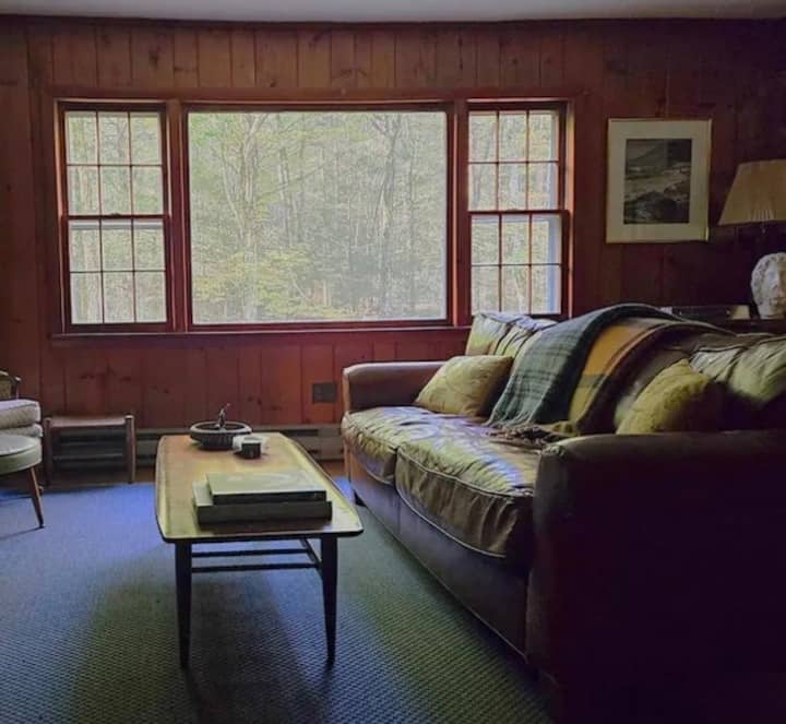 The Red Cabin-secluded Getaway With Backyard Brook - Connecticut