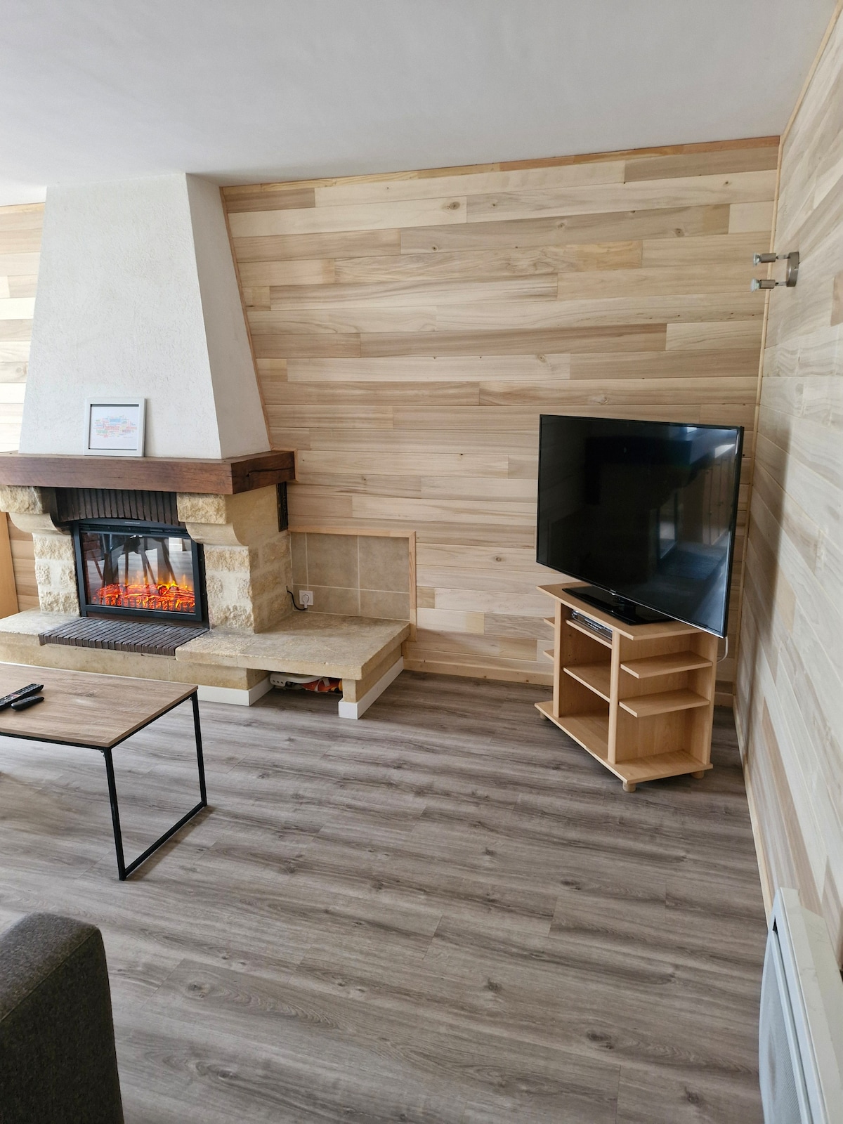 Airbnb con mejor rendimiento: Beautiful house overlooking the mountains with barbecue en Esquièze Sère