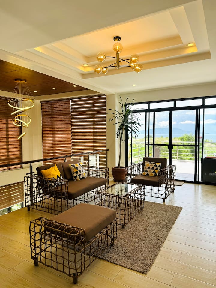 Picturesque Private Villa With Infinity Pool - Puerto Galera