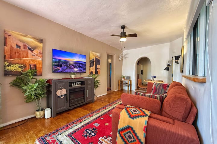 Historic Santa Fe Adobe- Walk To Plaza & Railyard! - Santa Fe, NM