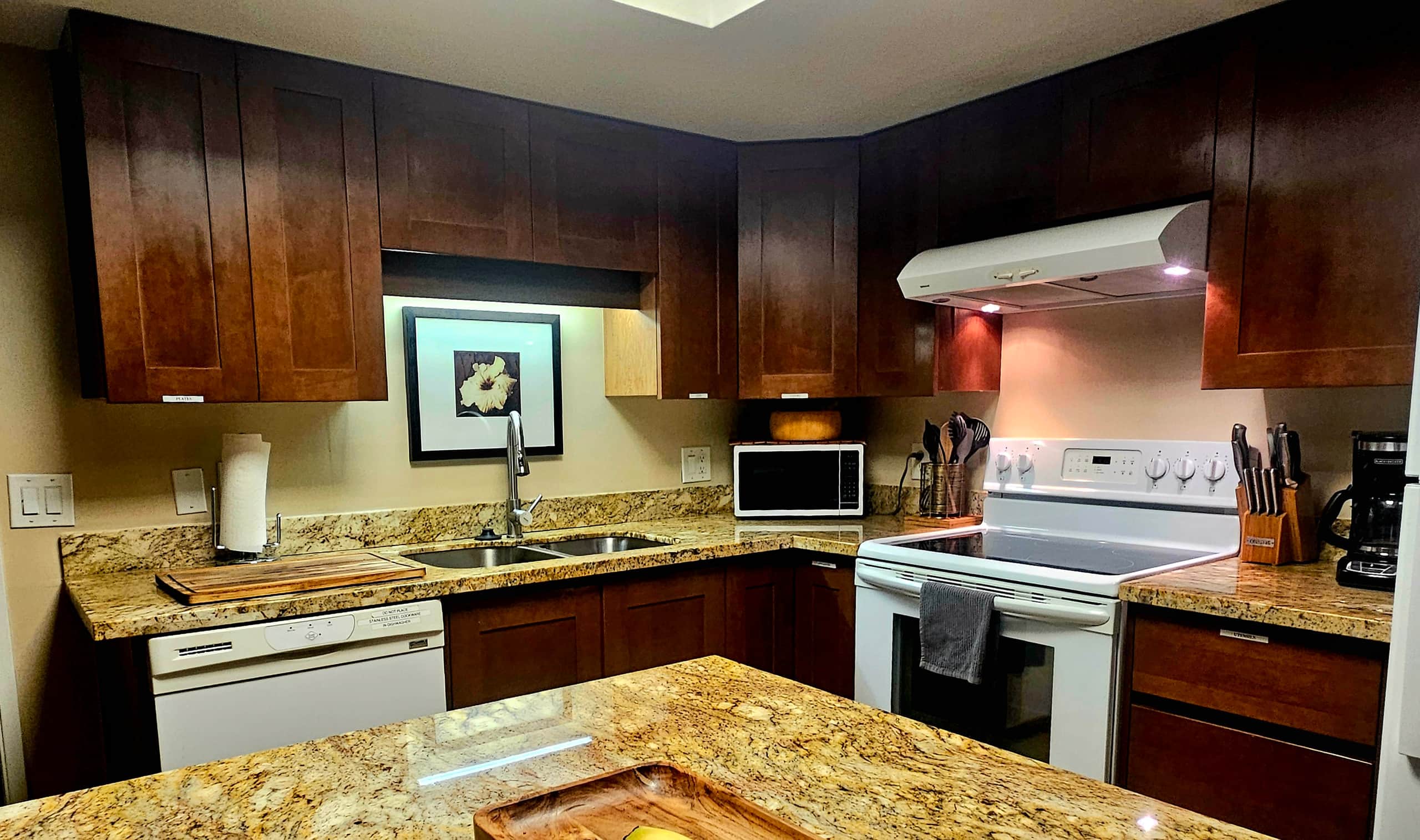 Condo in Kihei · ★4.96 · 2 bedrooms · 4 beds · 2 baths - Image 17