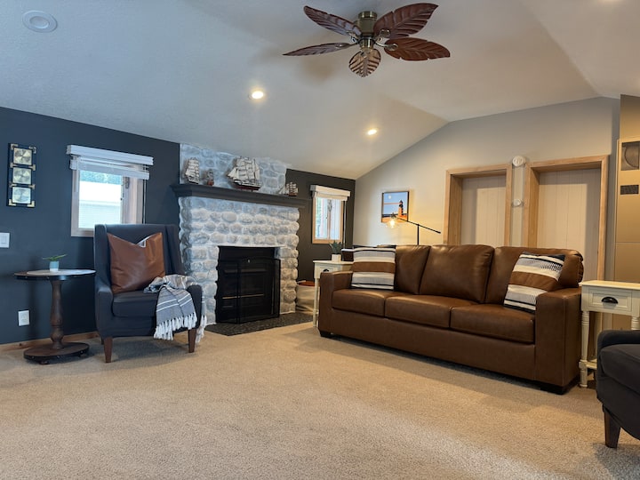 Lakefront Cabin With Beach, Deck & Firepit! - St. Ignace, MI