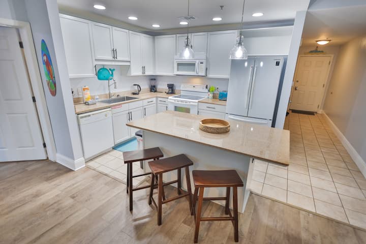*Spacious 2br/2ba Beach Getaway In Lake Town* - Panama City Beach, FL