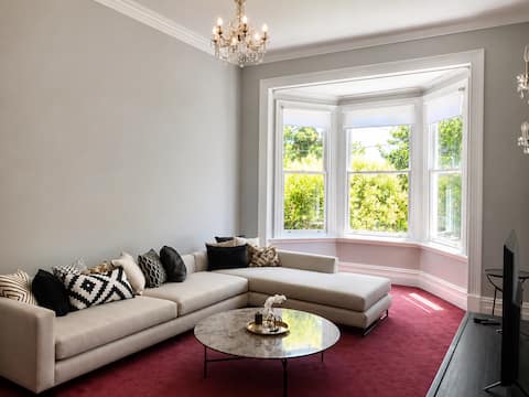 Successful Airbnb property: Bella Vista, Pool | Outdoor Fire | Walk to CBD in City Of Greater Bendigo