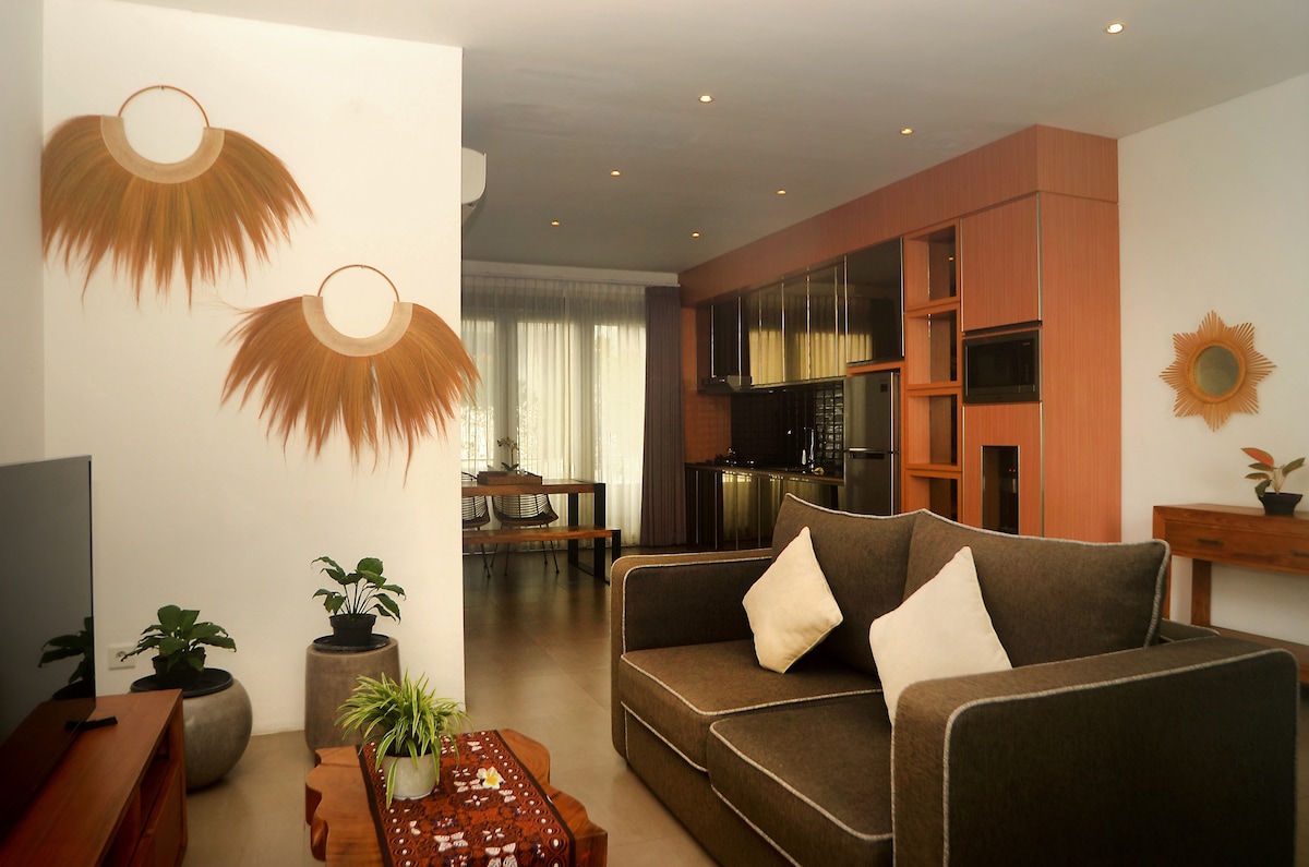Rental unit in Kecamatan Kuta Utara · ★4.94 · 1 bedroom · 1 bed · 1 bath, comparable Airbnb