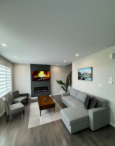 Ottawa’s 8-BED/4-BATH Modern Home – 2021 NEW BUILD