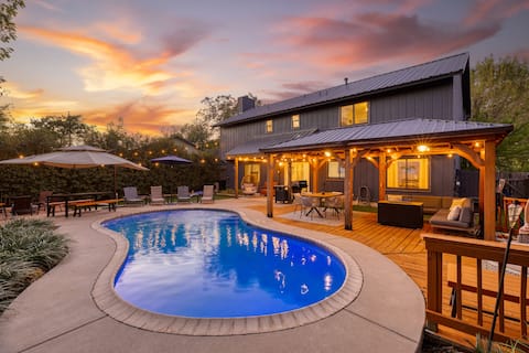 Timeless-Inn•Heated Pool•Mini-Golf•Cinema &Arcades