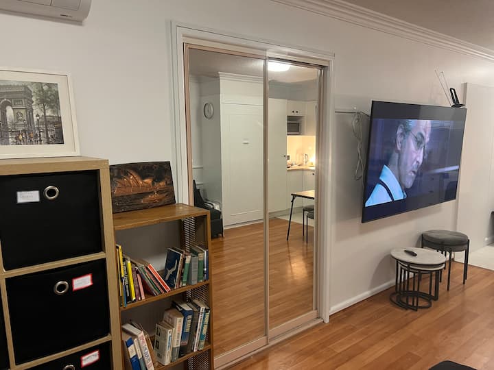 Cozy Studio , Huge Tv , Ac , Pool , Kids Play Area - Tumbulgum