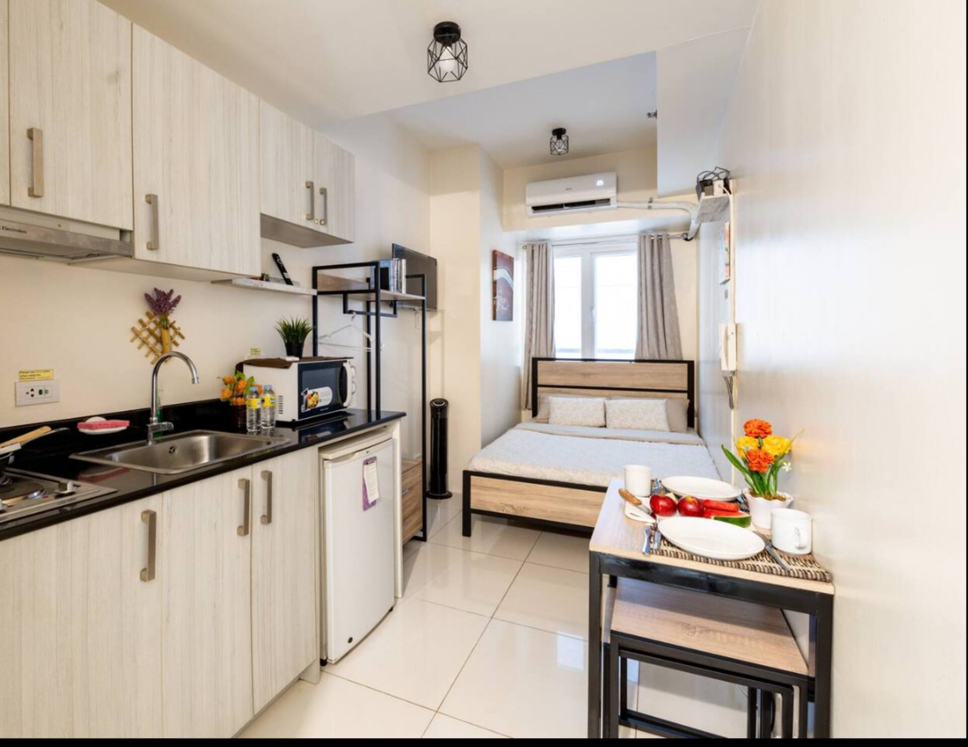 Studio w/Netflix Disney+ backup wifi near DLSU!
